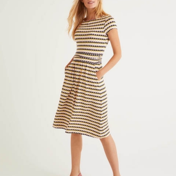 Boden Dresses & Skirts - Boden Amelie Jersey Tuscan Sun Scallop Dress 10R
